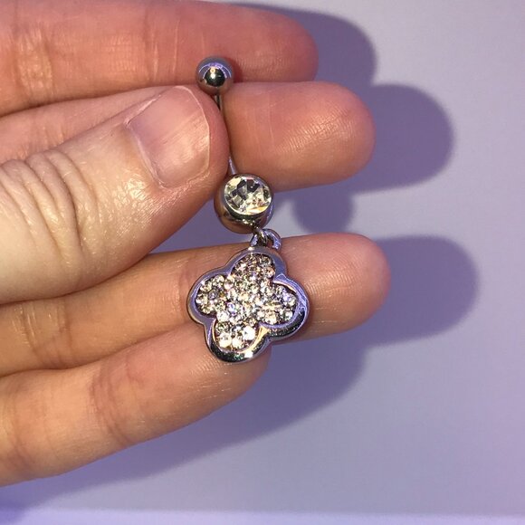 Flower Design Dangle Belly Ring - Picture 5 of 9